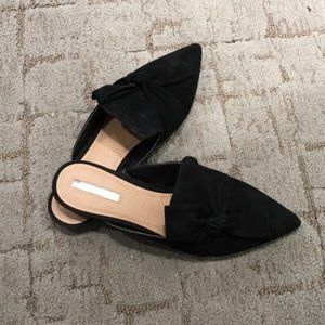 TAHARI BLACK POINTED-TOE SLIP-ON FLATS
